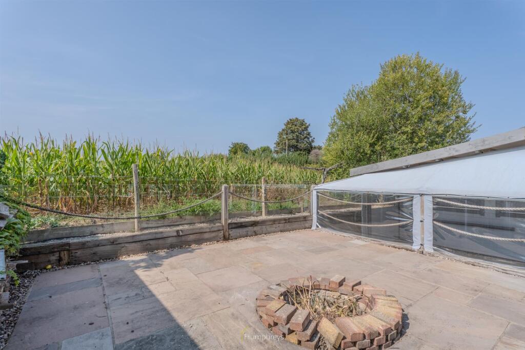 Additional image 22 of Horton