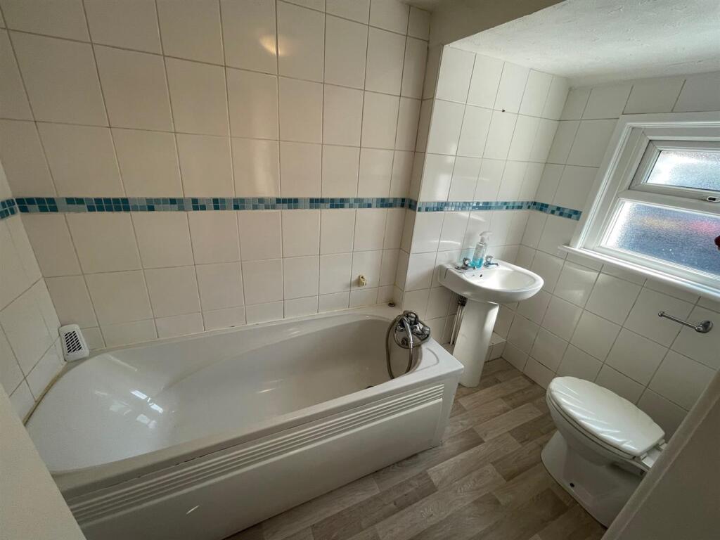 Additional image 5 of York Towers, 5 Pine Tree Glen, Westbourne