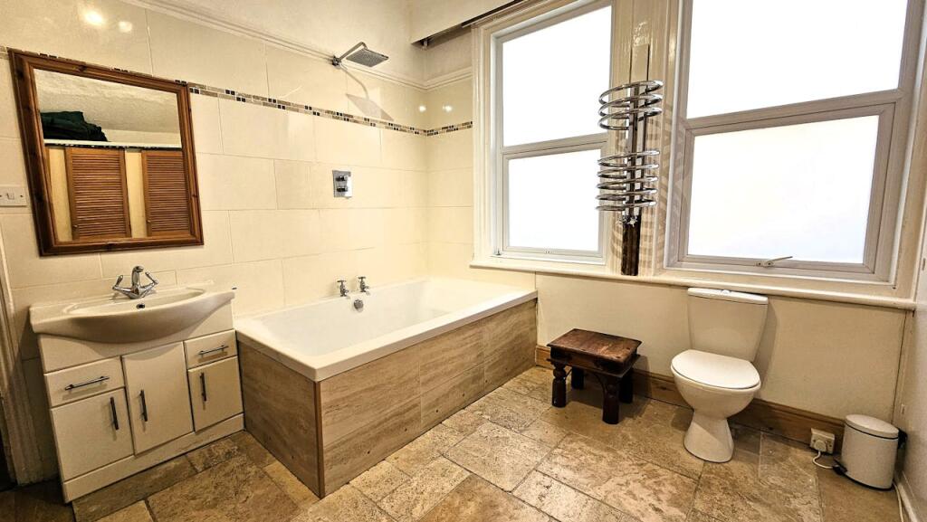 Additional image 9 of Boscombe Reef Hotel, 15 Westby Road, Bournemouth, BH5 1HA