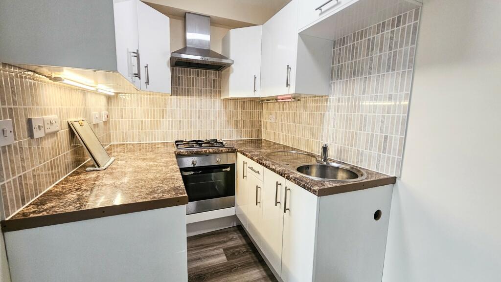 Additional image 9 of 2 bed flat on Belvedere Road