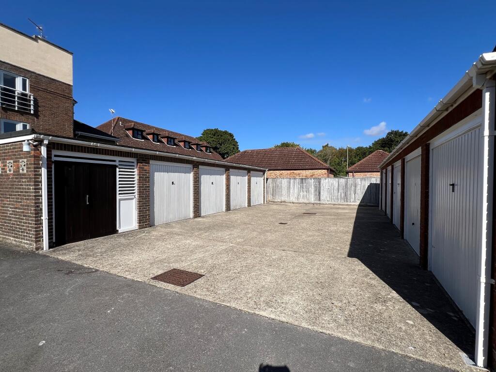 Additional image 10 of Whitefield Road, New Milton, Hampshire. BH25 6DF