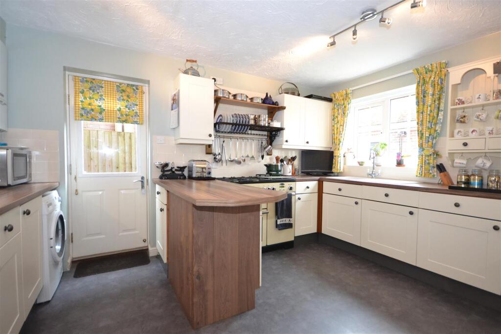 Additional image 4 of Starlight Farm Close, Verwood
