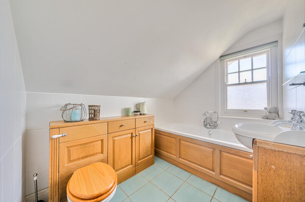 Additional image 13 of Chestnut Avenue, Barton on Sea, New Milton, BH25