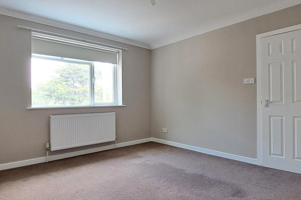 Additional image 8 of Marine Drive East Barton on Sea New Milton BH25 7DX