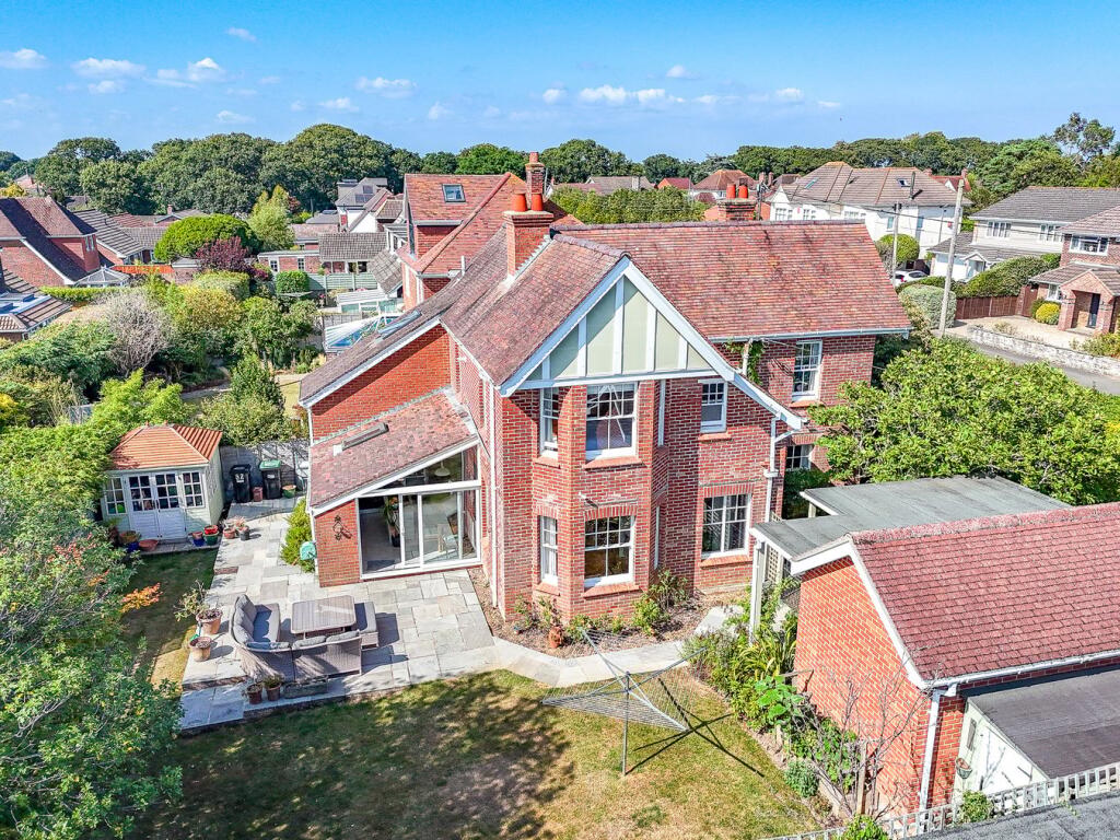 Additional image 17 of Chestnut Avenue, Barton on Sea, New Milton, BH25