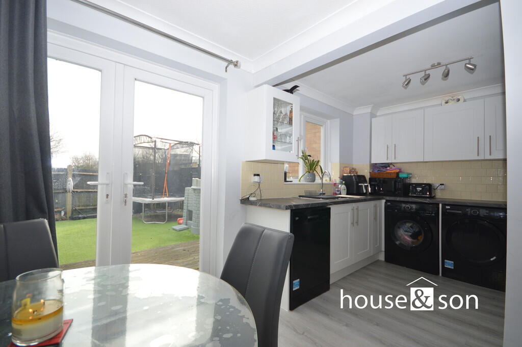 Additional image 5 of Holbury Close, Throop