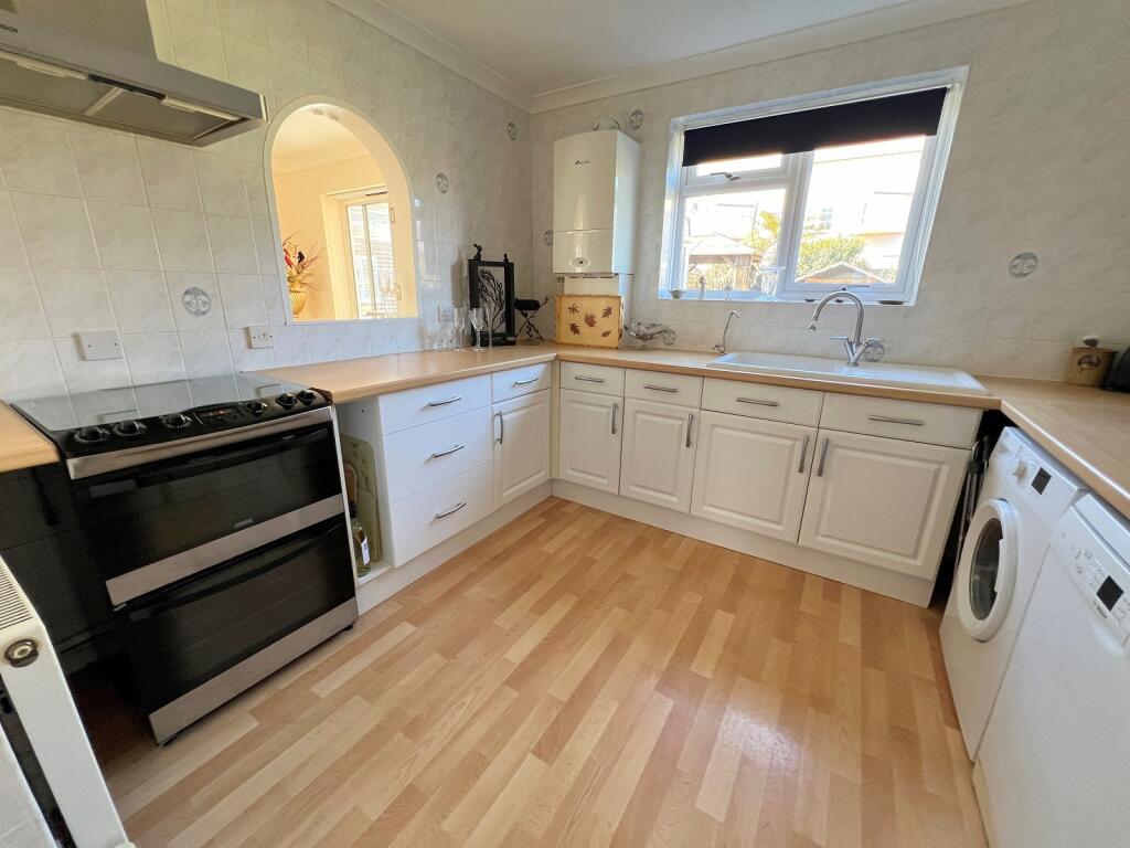 Additional image 7 of Woodlands Road, Barton On Sea, New Milton, Hampshire. BH25 7NS