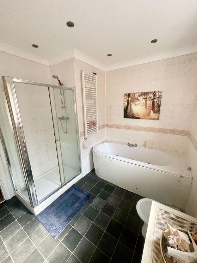 Additional image 8 of Spacious Room in 8-Bedroom House Share – All Bills Included - Available now