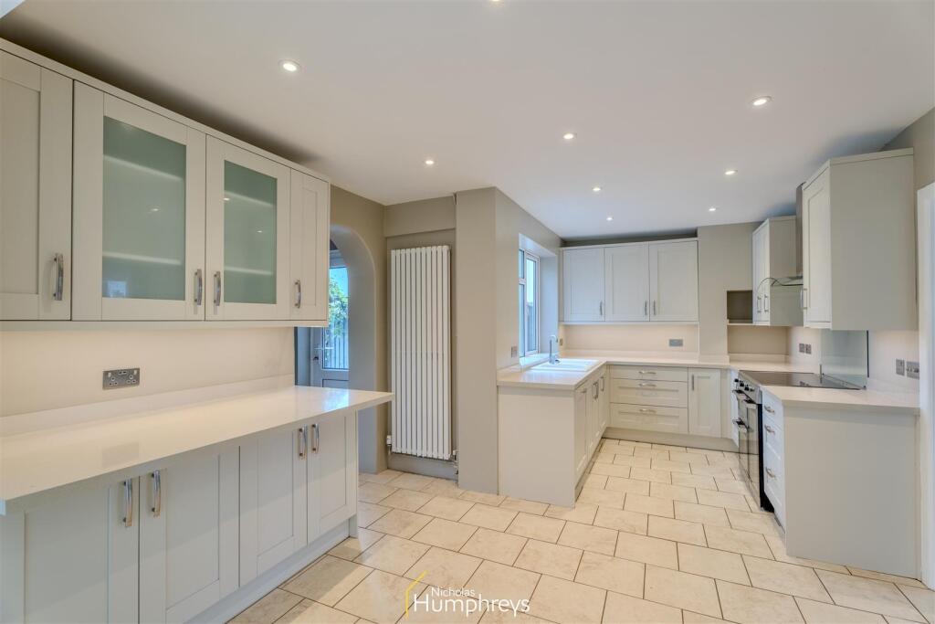 Additional image 30 of Horton