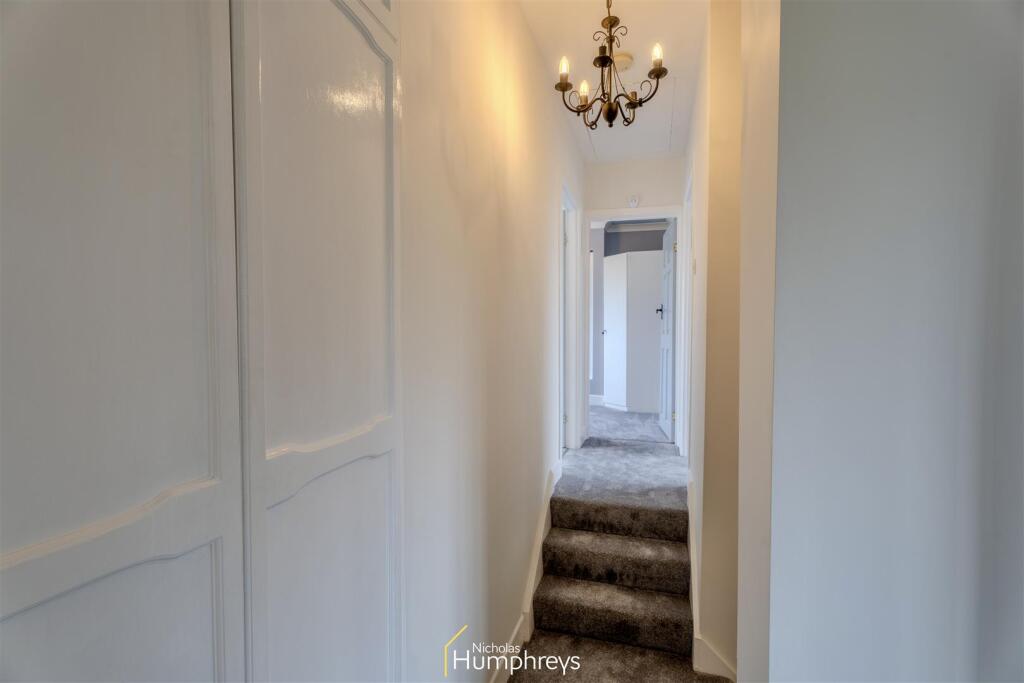 Additional image 17 of Horton