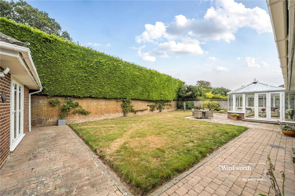 Additional image 25 of Glen Close, Barton on Sea, New Milton, Hampshire, BH25