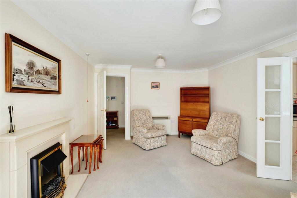 Additional image 4 of Highview Court, Highcliffe