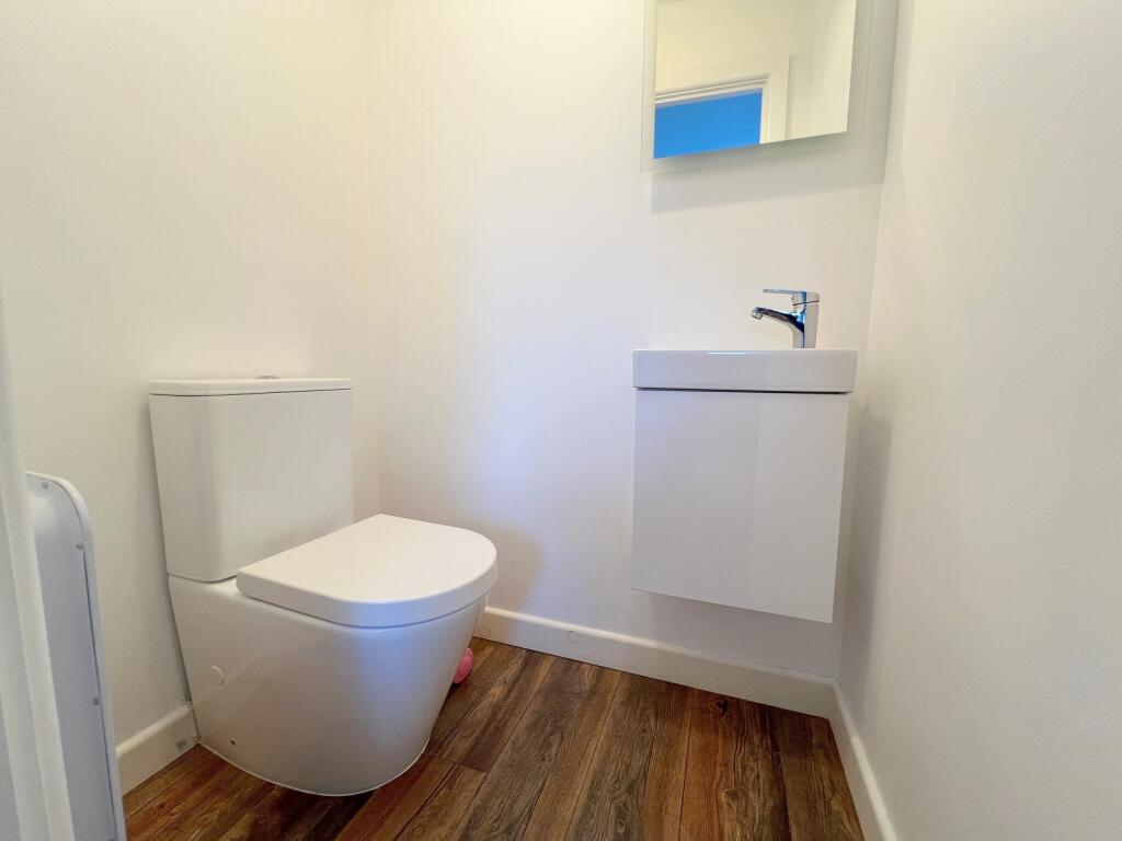 Additional image 4 of Knighton Park, Sea Road, Barton On Sea, New Milton, Hampshire. BH25 7PG