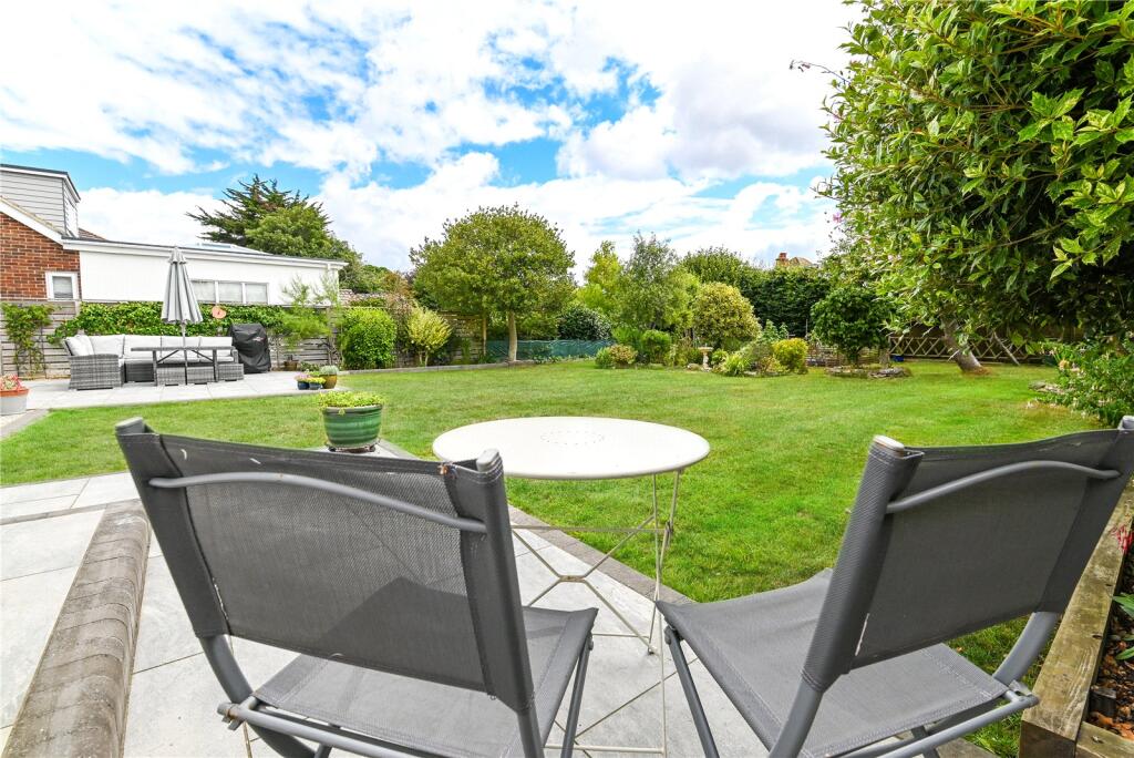 Additional image 15 of Barton Drive, Barton on Sea, New Milton, Hampshire, BH25