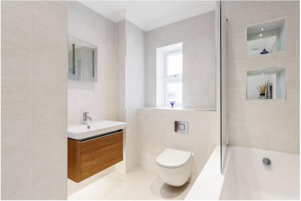 Additional image 36 of Gravel Hill, Wimborne, BH21