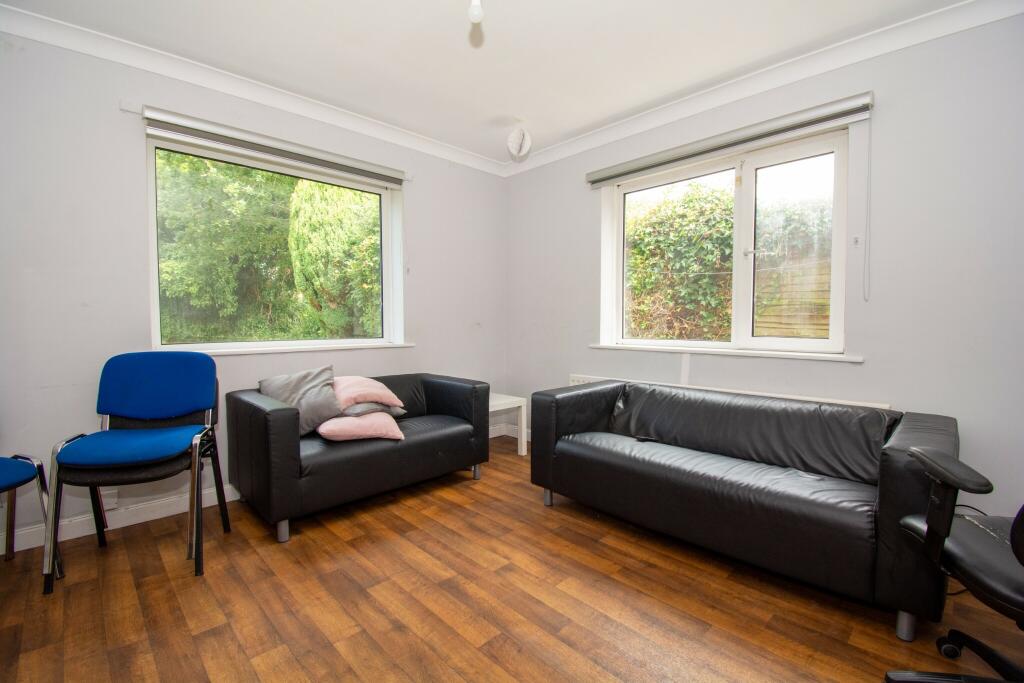 Additional image 10 of Large 4/5 Bedroom House on Cardigan Road