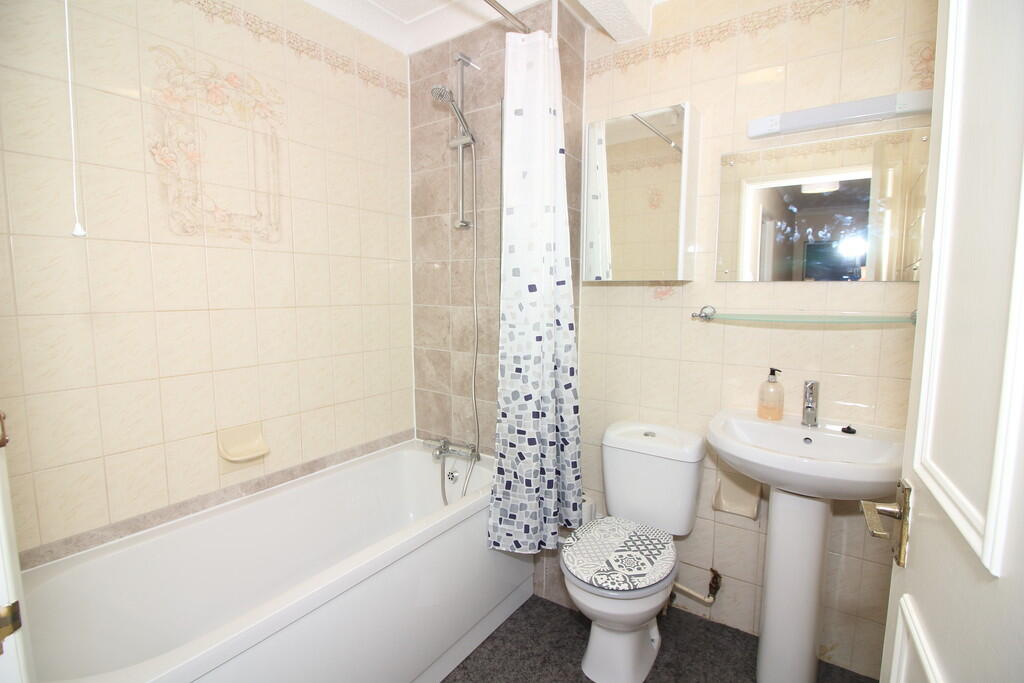 Additional image 8 of Whitefield Road, New Milton