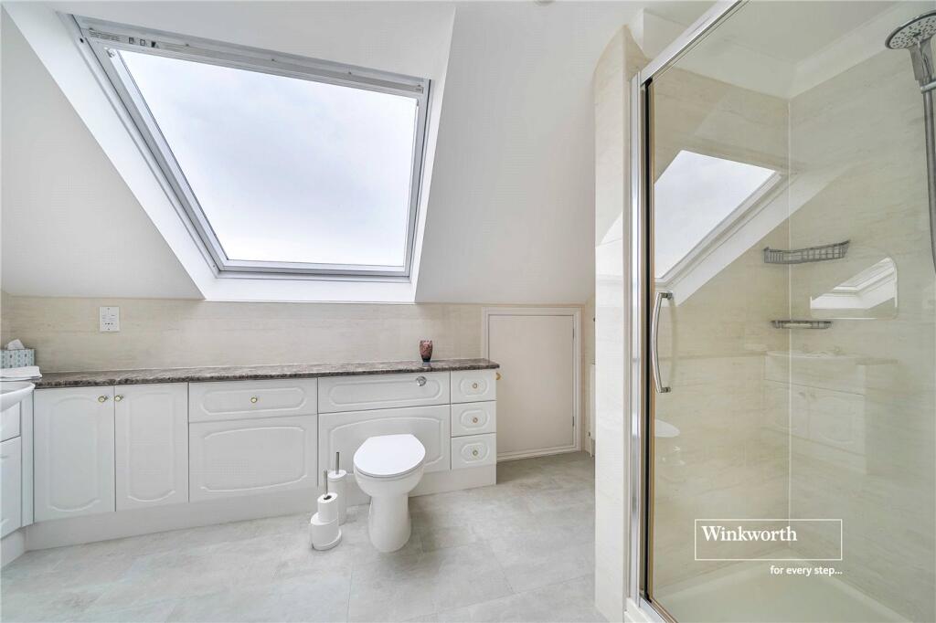 Additional image 21 of Glen Close, Barton on Sea, New Milton, Hampshire, BH25