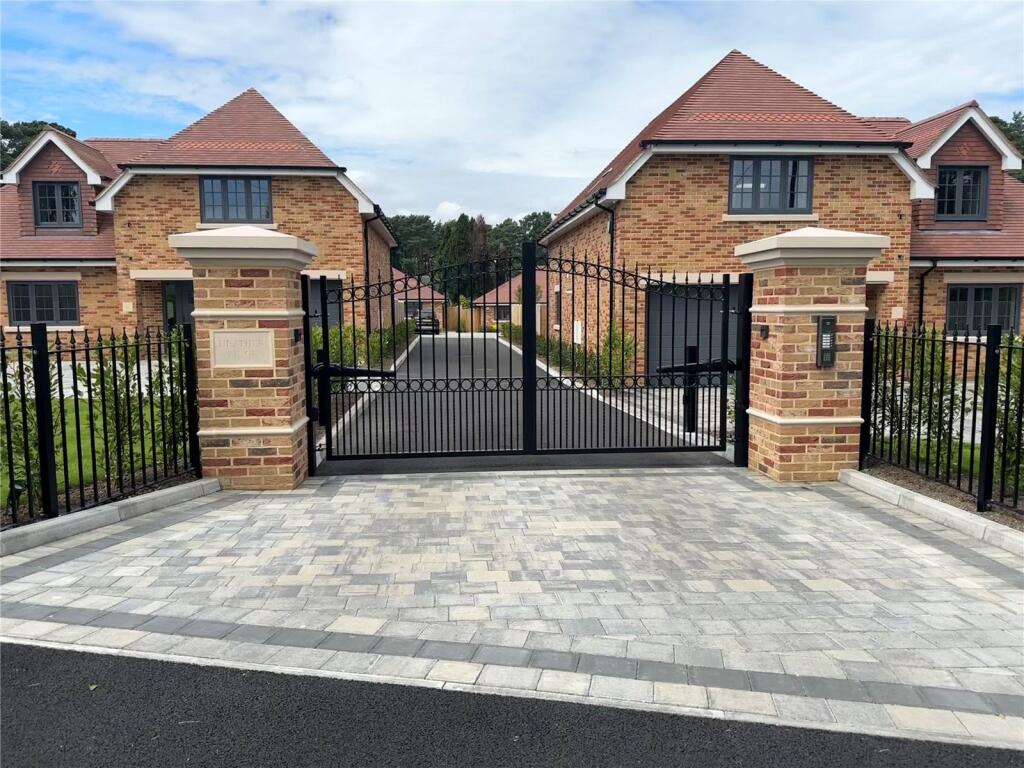 Additional image 11 of Heather Ridge Close, Ashley Heath, Ringwood, Dorset, BH24