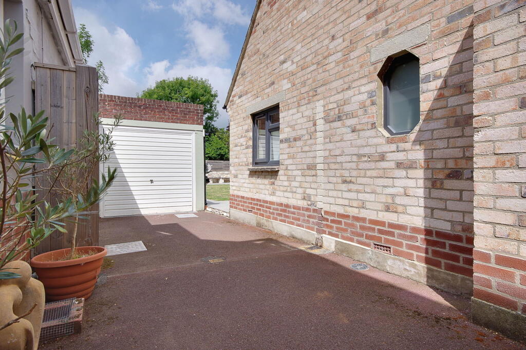 Additional image 36 of Queens Park, Bournemouth, BH8 9HZ