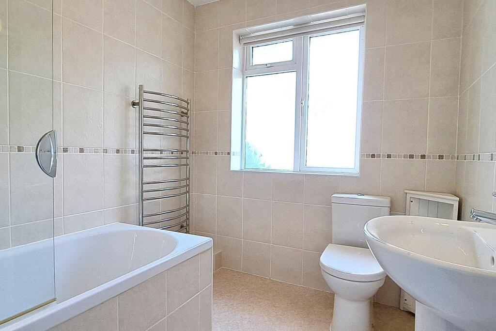 Additional image 12 of Marine Drive East Barton on Sea New Milton BH25 7DX