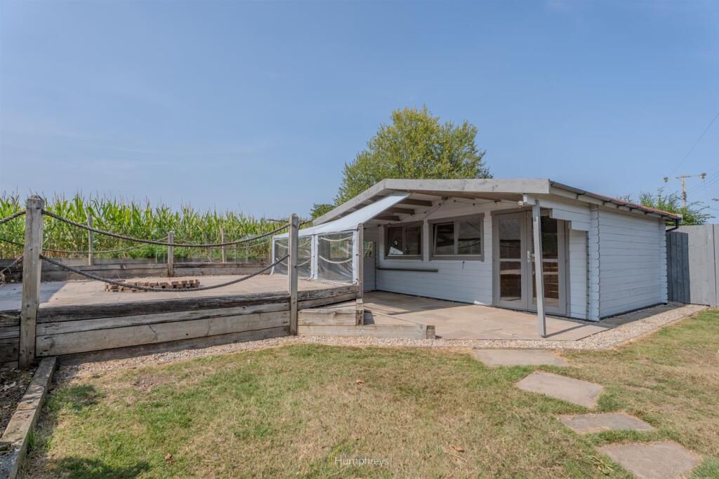 Additional image 27 of Horton