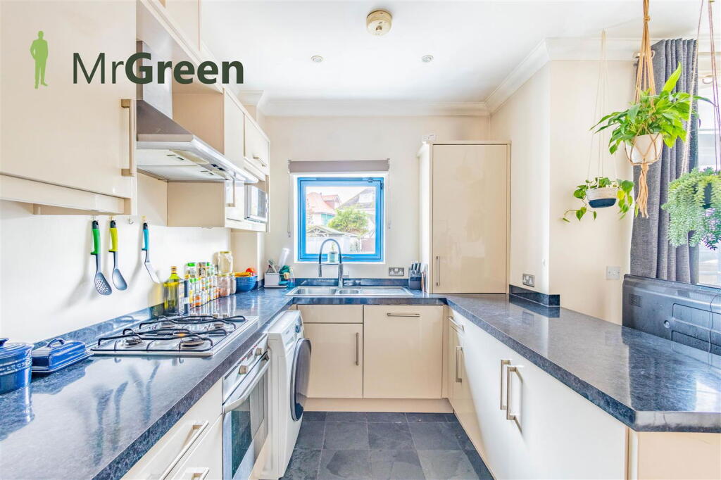 Additional image 4 of 28 Stourcliffe Avenue, Bournemouth, BH6 3PT