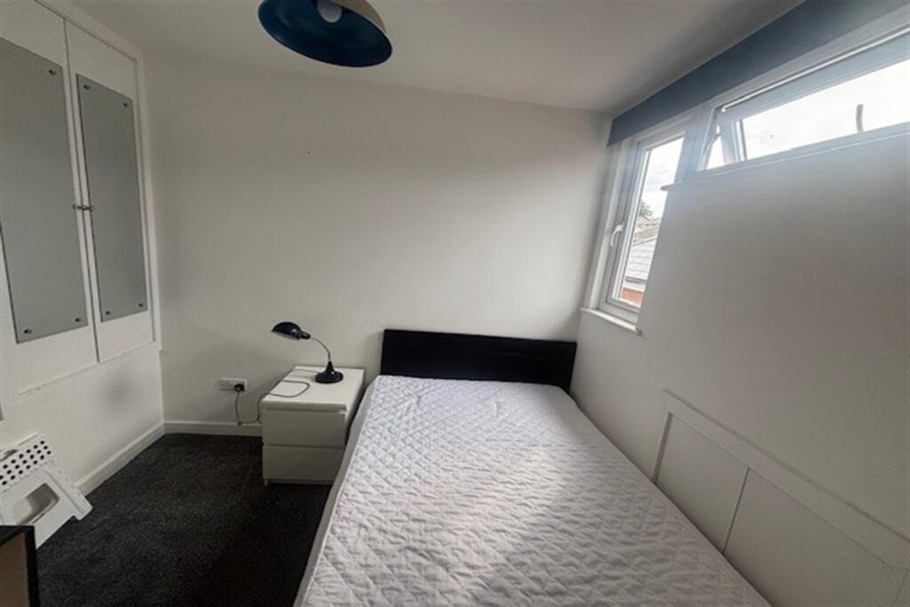 Additional image 8 of 3 bedroom First Floor Flat in Bournemouth