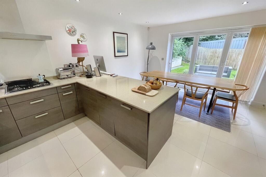 Additional image 4 of Queens Park