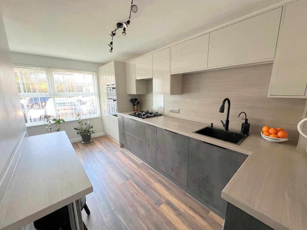 Additional image 2 of Knighton Park, Sea Road, Barton On Sea, New Milton, Hampshire. BH25 7PG