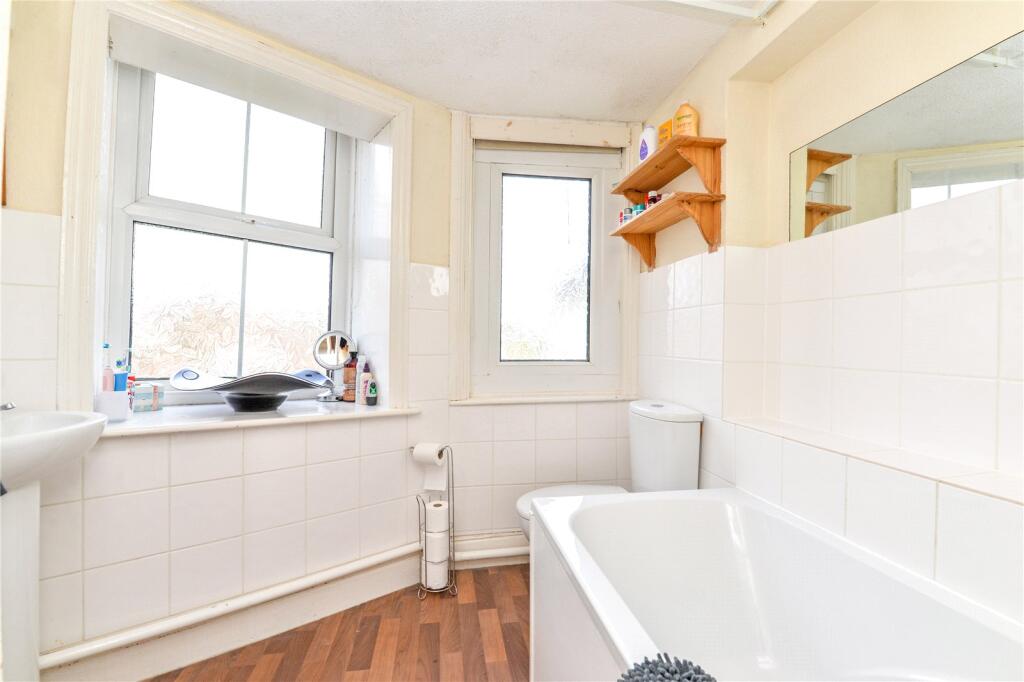 Additional image 6 of Mount Avenue, New Milton, Hampshire, BH25