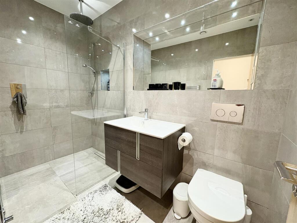 Additional image 7 of 38 Golf Links Road, Ferndown