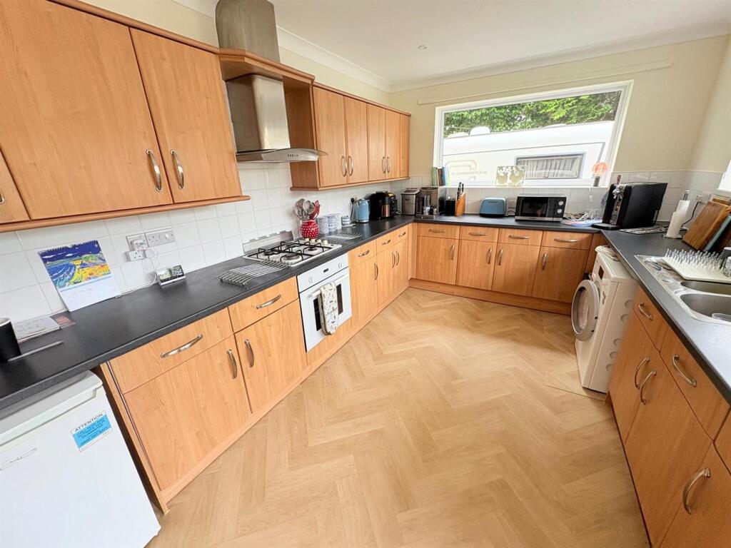Additional image 4 of Crescent Walk, West Parley, Ferndown