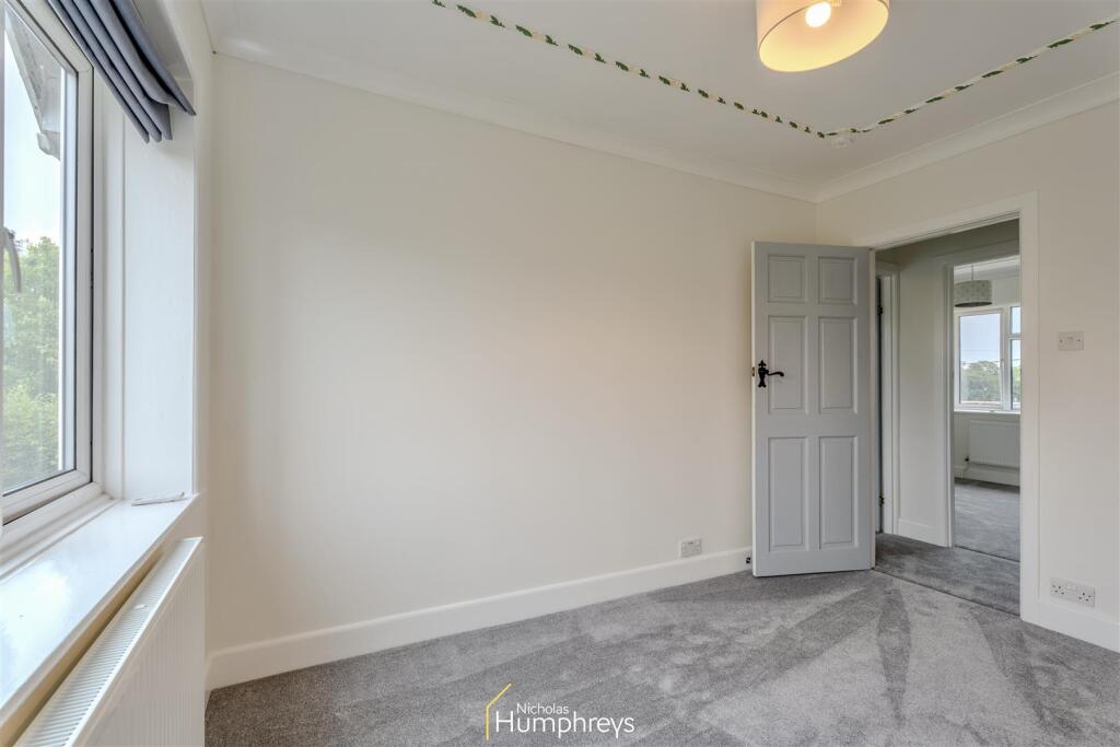 Additional image 16 of Horton