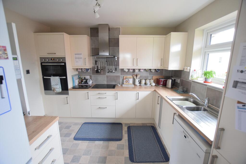 Additional image 16 of Barton Wood Road, Barton On Sea, New Milton, Hampshire. BH25 7NN