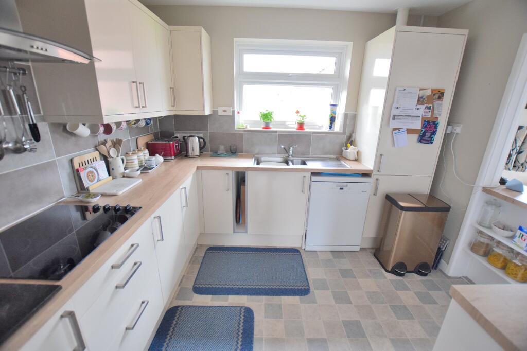 Additional image 12 of Barton Wood Road, Barton On Sea, New Milton, Hampshire. BH25 7NN