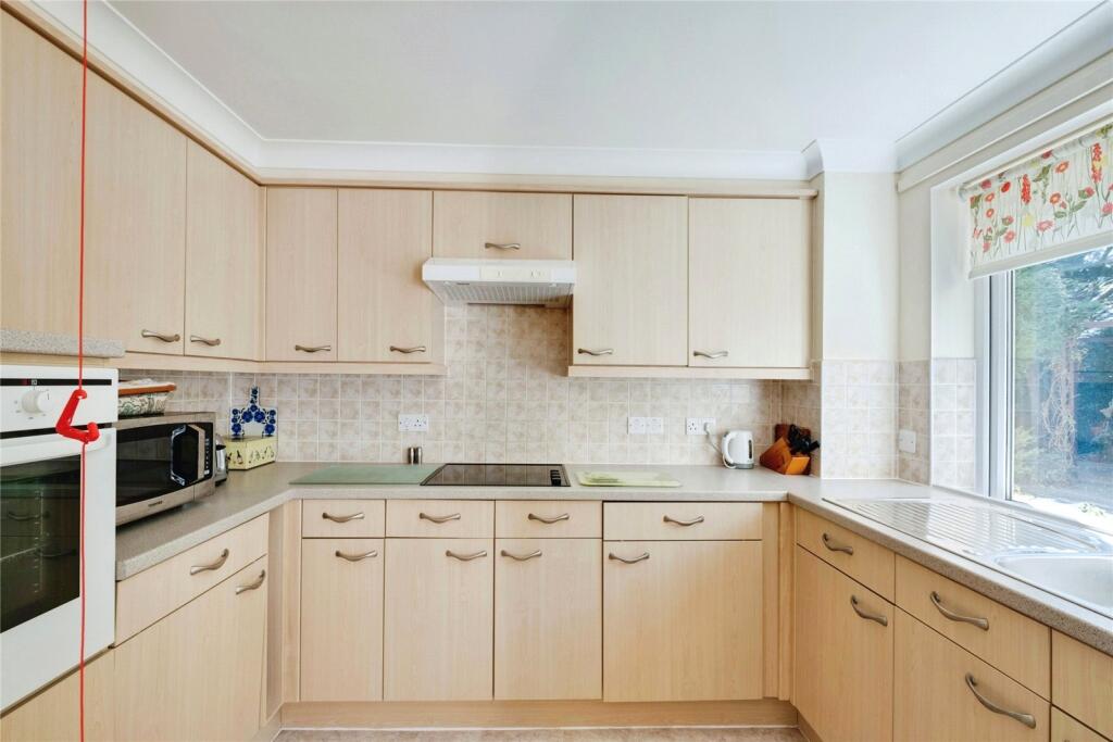 Additional image 5 of Highview Court, Highcliffe