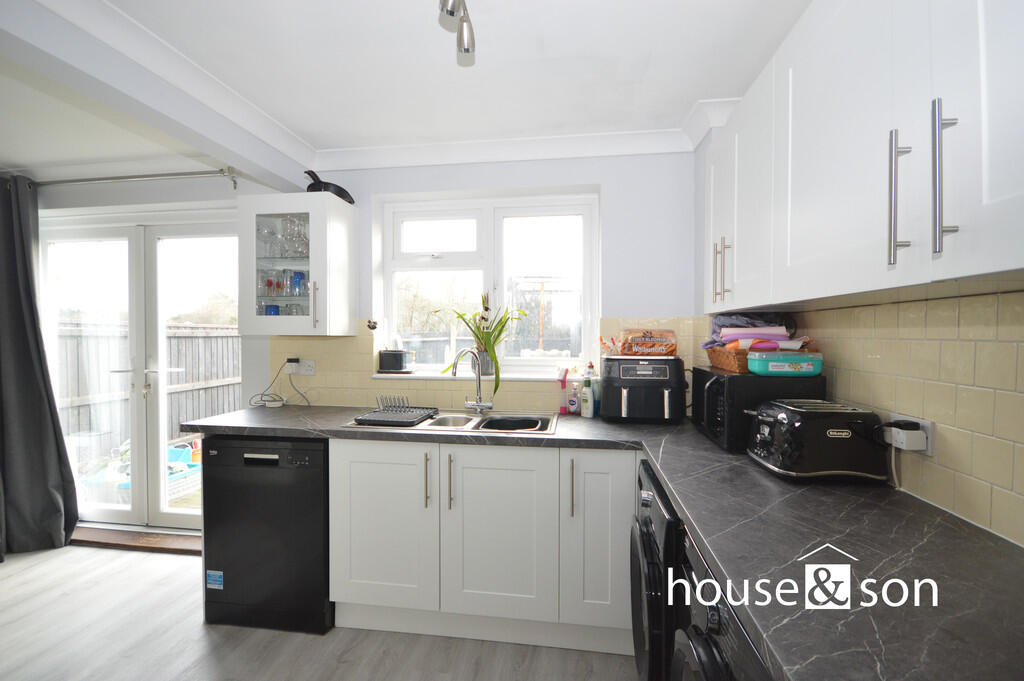 Additional image 4 of Holbury Close, Throop