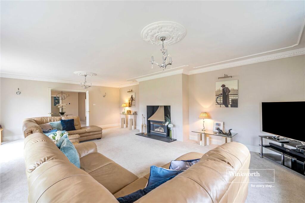 Additional image 16 of Glen Close, Barton on Sea, New Milton, Hampshire, BH25