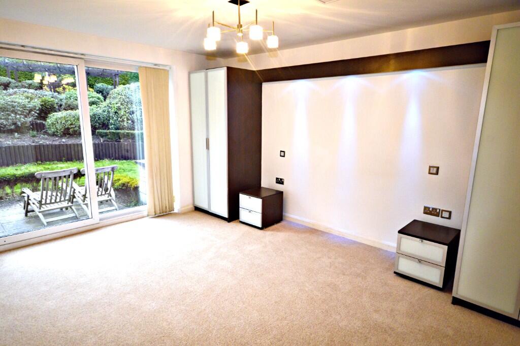 Additional image 5 of Southbourne Close to Beach