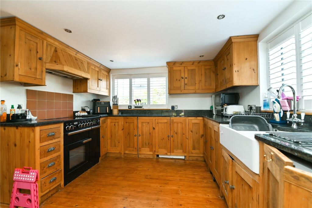 Additional image 5 of Barton Court Road, New Milton, Hampshire, BH25