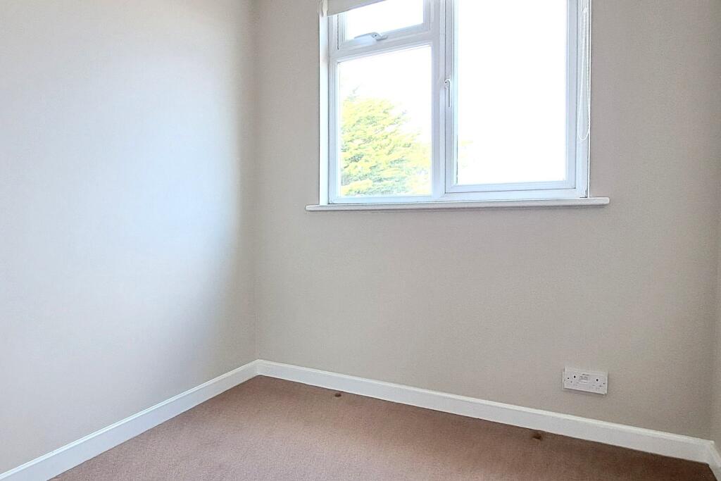 Additional image 10 of Marine Drive East Barton on Sea New Milton BH25 7DX