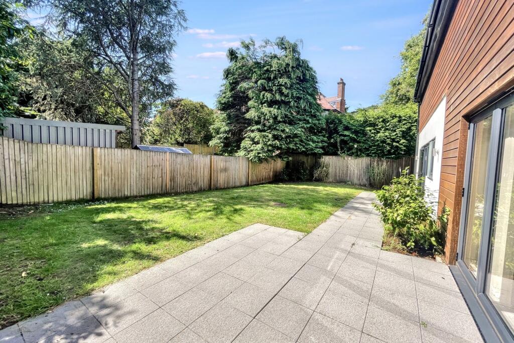 Additional image 31 of Queens Park