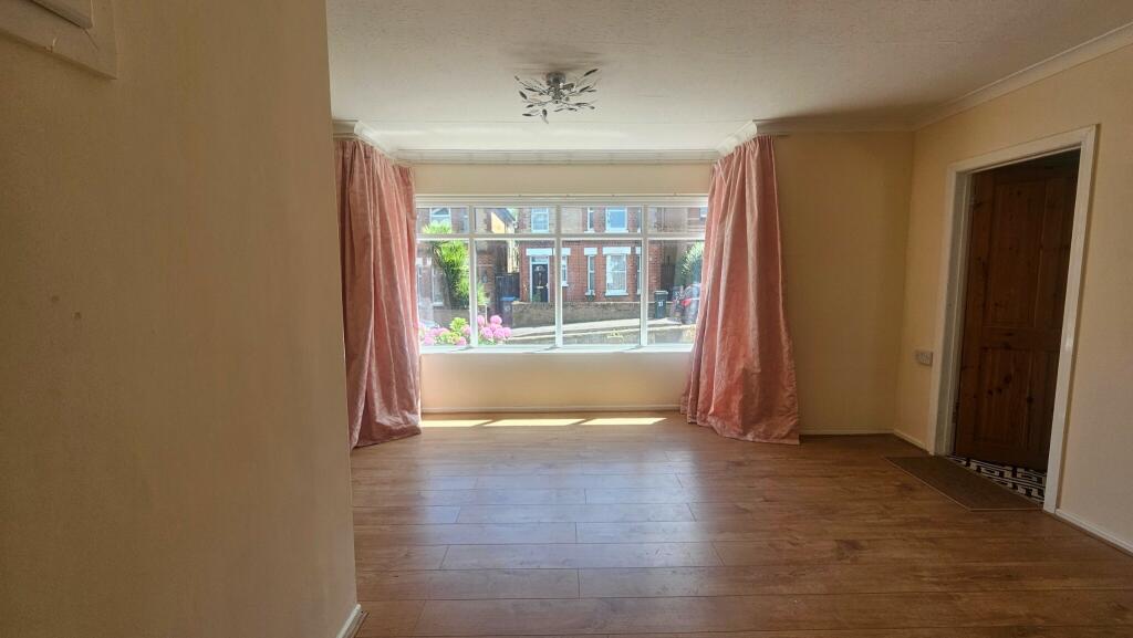 Additional image 7 of LARGE 4 Bed Detached House in Winton