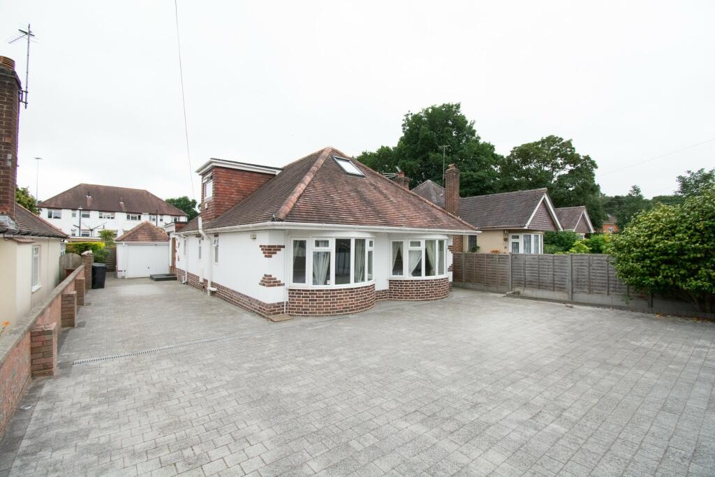 **5 Bed High End House in Queens Park**