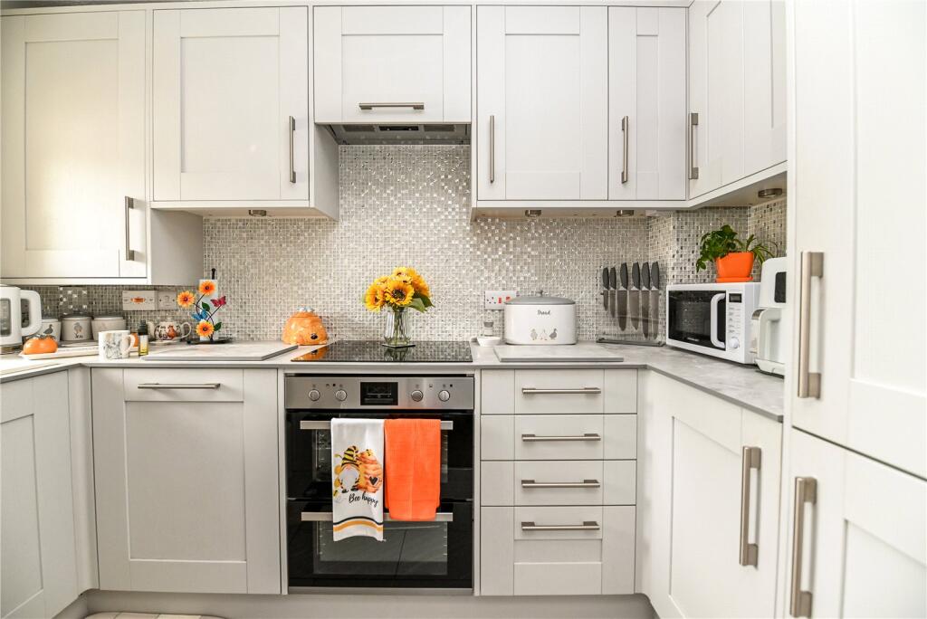 Additional image 8 of Stag Close, New Milton, Hampshire, BH25
