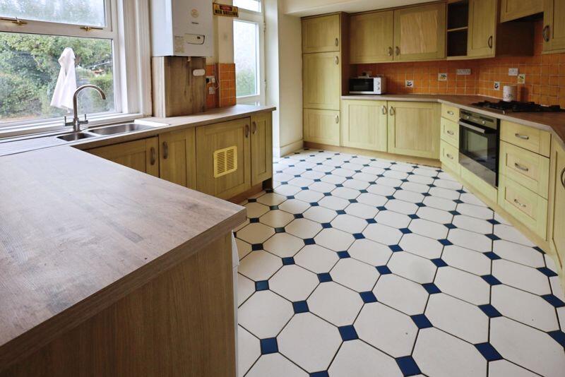 Additional image 4 of Detached Student House With Two Bathrooms - Fitzharris Avenue, Winton