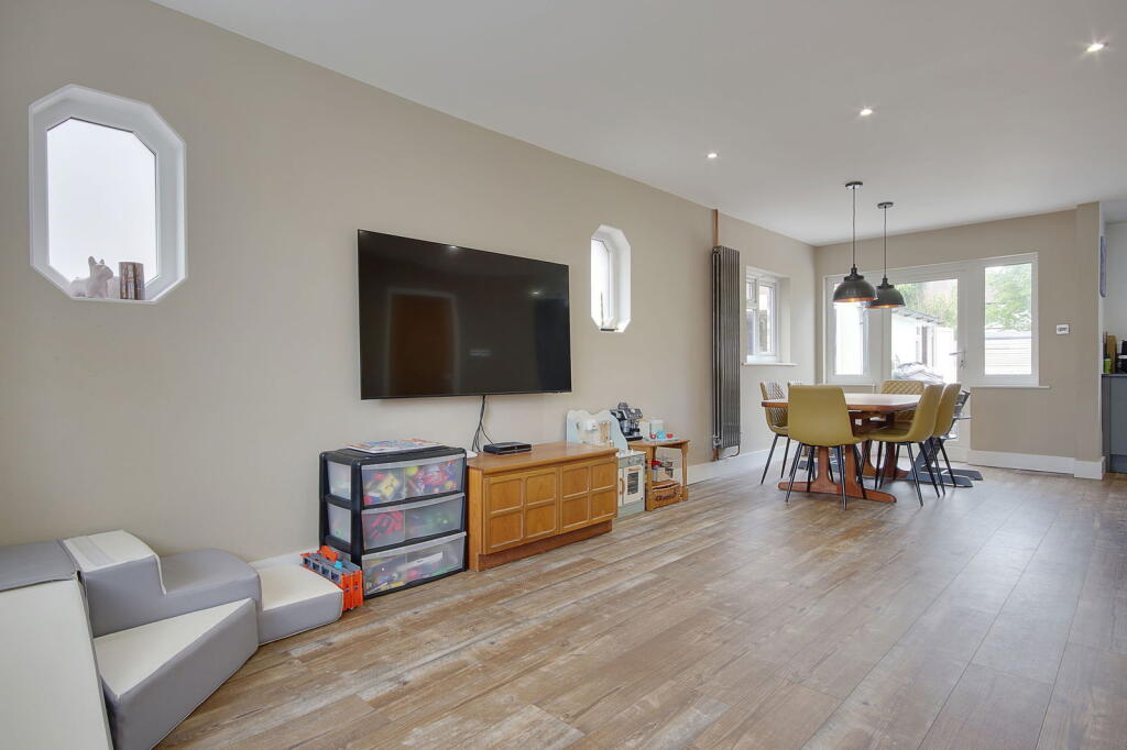 Additional image 14 of Queens Park, Bournemouth, BH8 9HZ