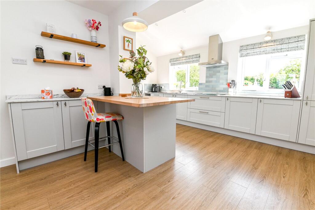 Additional image 26 of Barton Drive, Barton on Sea, New Milton, Hampshire, BH25