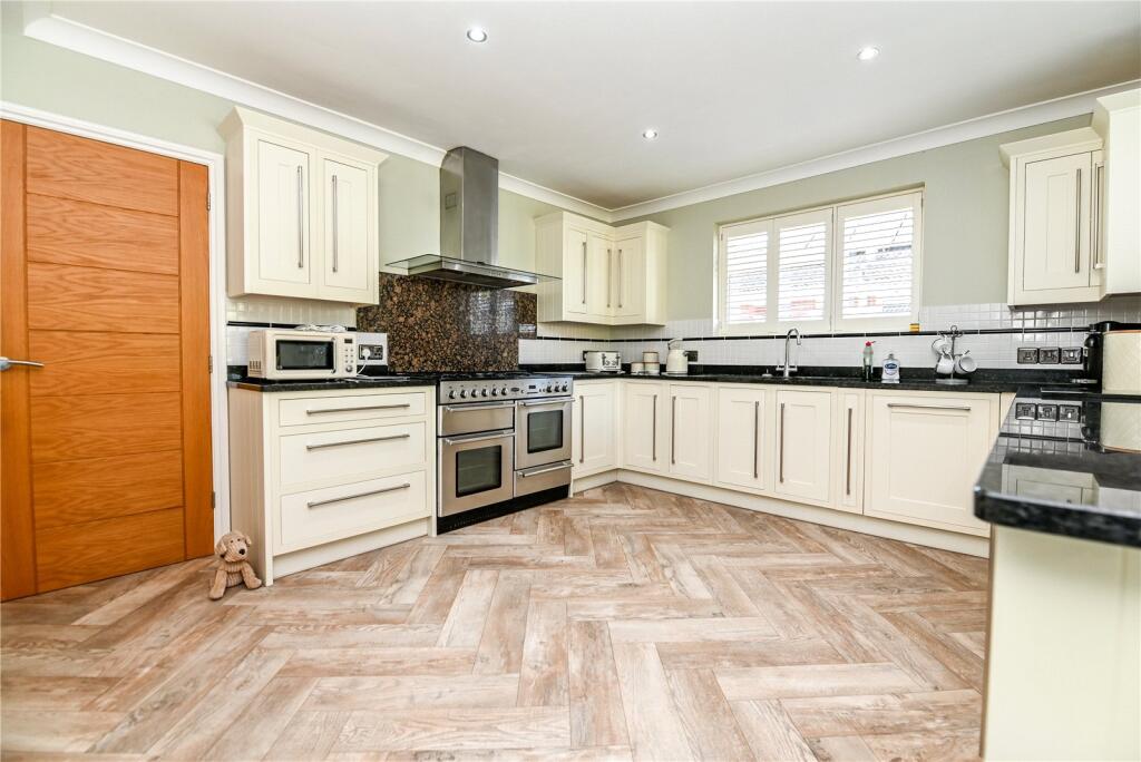 Additional image 21 of Dilly Lane, Barton on Sea, New Milton, Hampshire, BH25